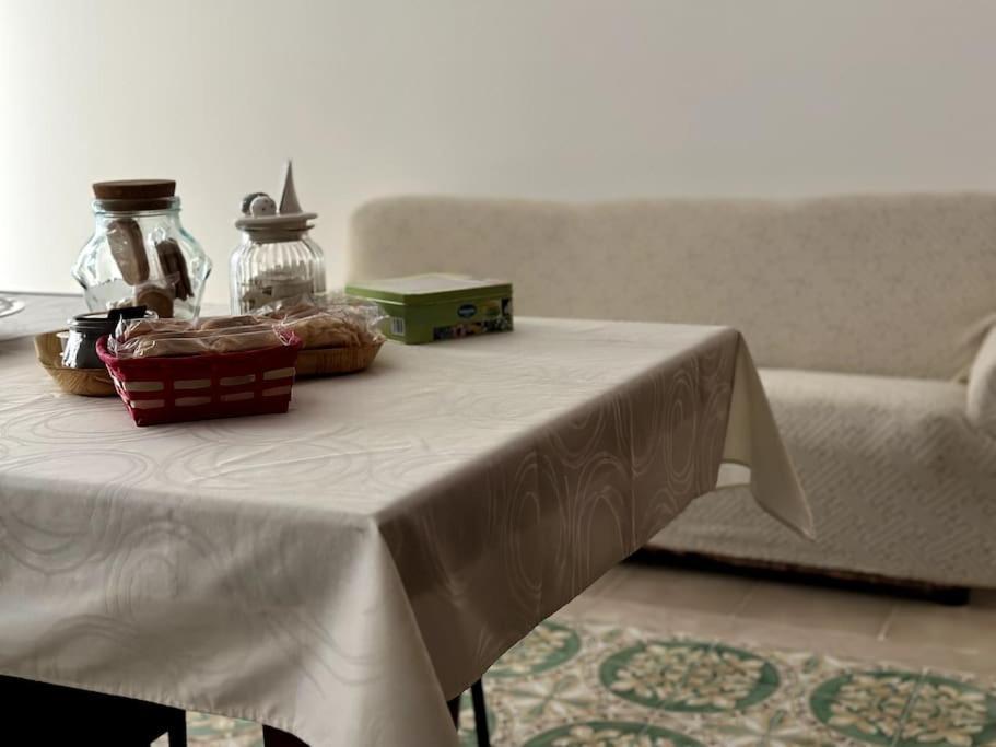 La Casa Di Nonna Celeste Brindisi Bagian luar foto