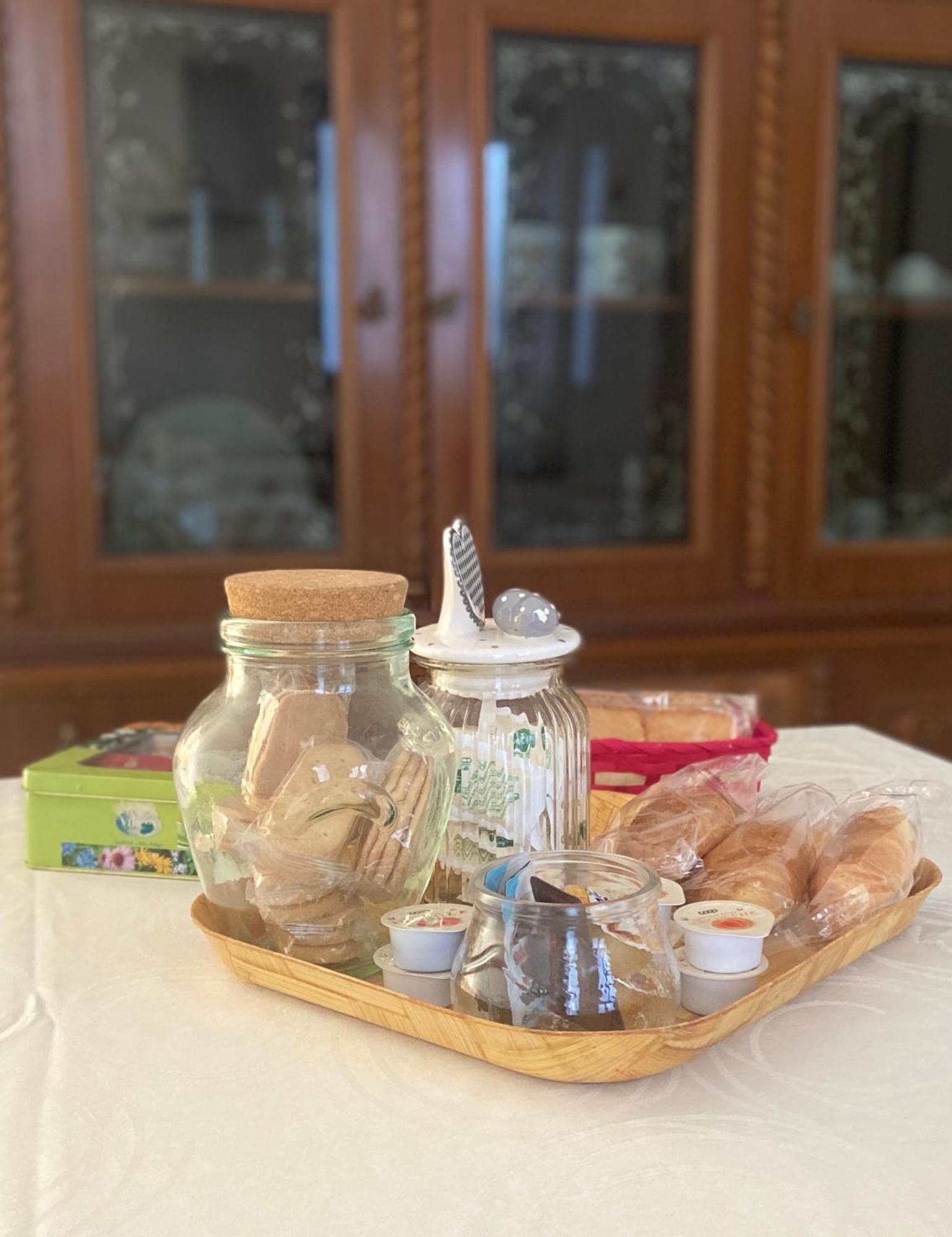La Casa Di Nonna Celeste Brindisi Bagian luar foto